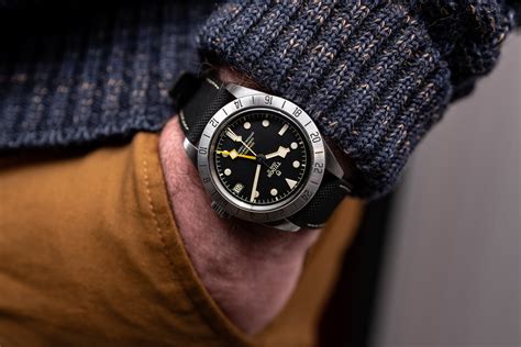 tudor black bay pro bracelet review